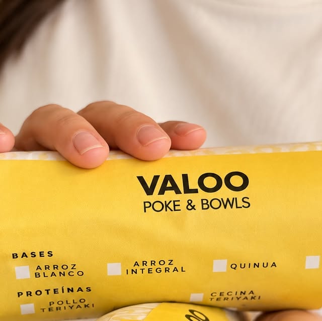 Hoja de pedido amarilla de Valoo con casillas de bases y proteínas